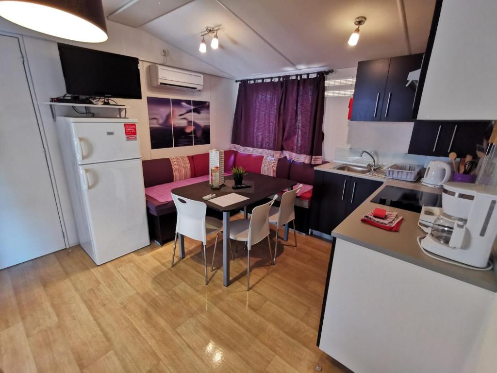Kuchyň nebo kuchyňský kout v ubytování Mobile homes Marita