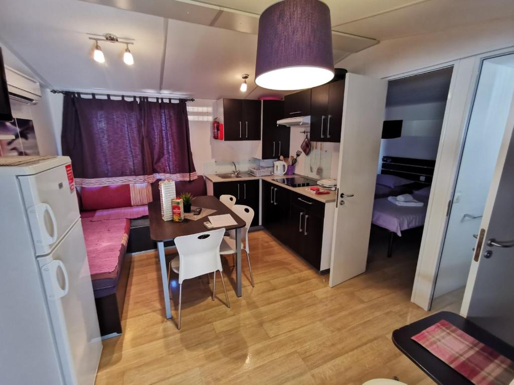 Kuchyň nebo kuchyňský kout v ubytování Mobile homes Marita