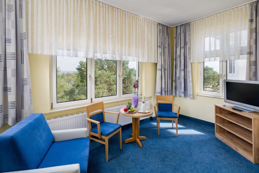 TV a/nebo společenská místnost v ubytování Hotel Seestern