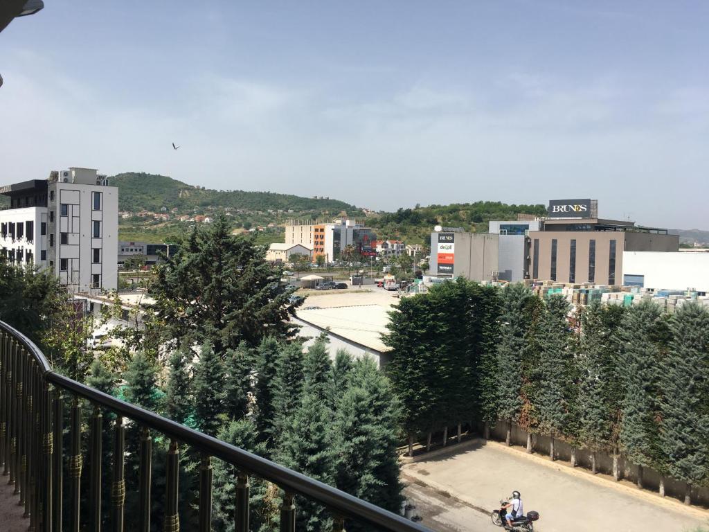 Nespecifikovaný výhled na hory nebo výhled na hory při pohledu z hotelu