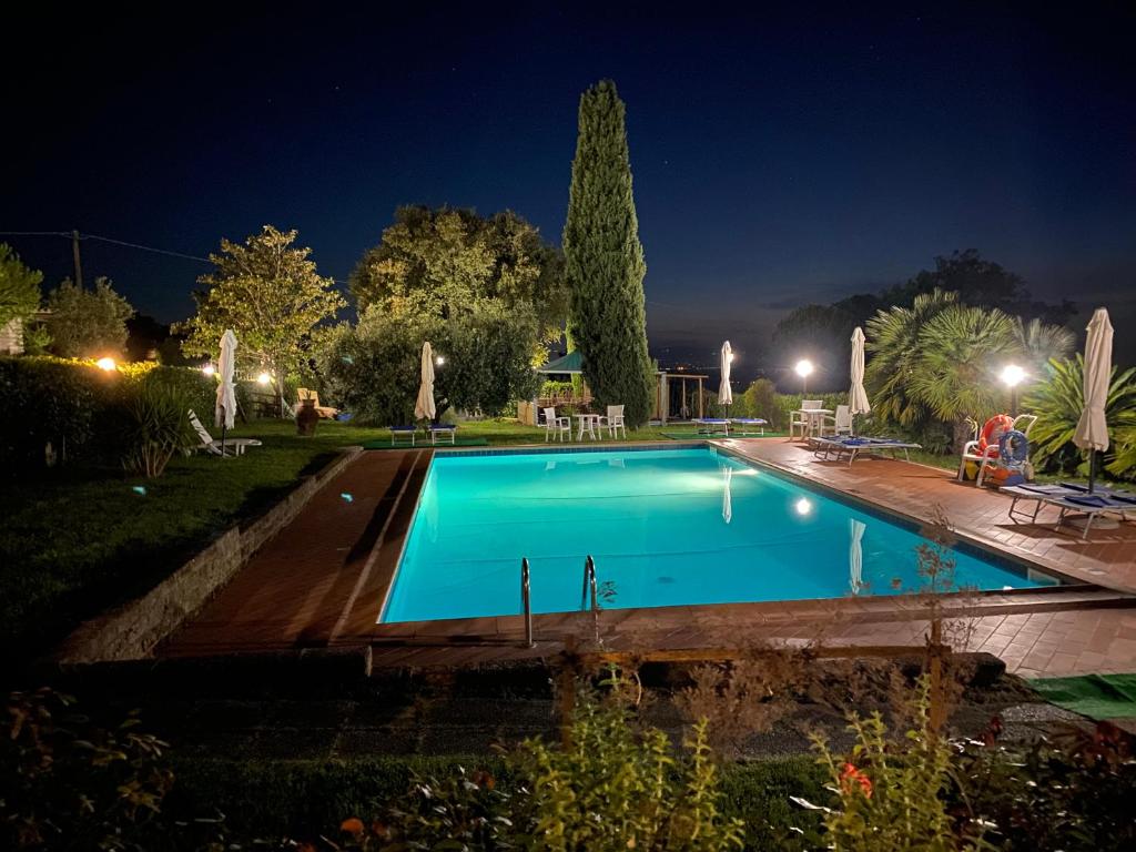 Bazén v ubytování Agriturismo TERRANERA nebo v jeho okolí
