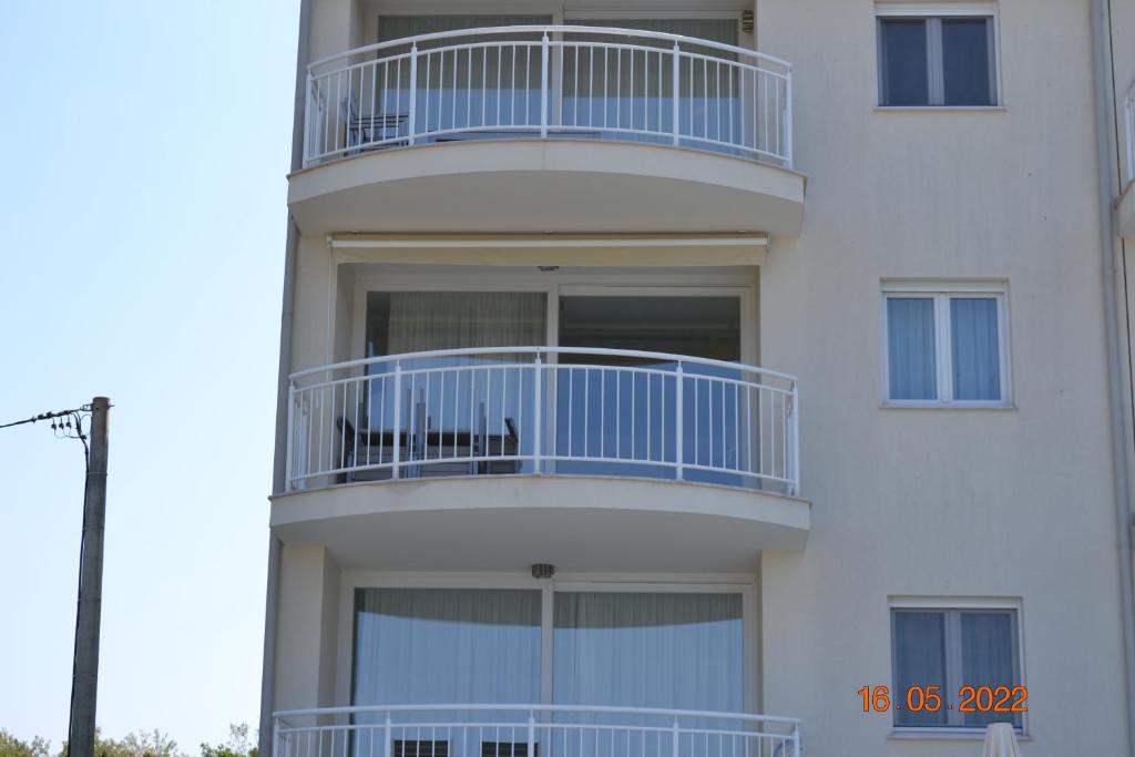 Balkón nebo terasa v ubytování Ocean View Apartements Murine