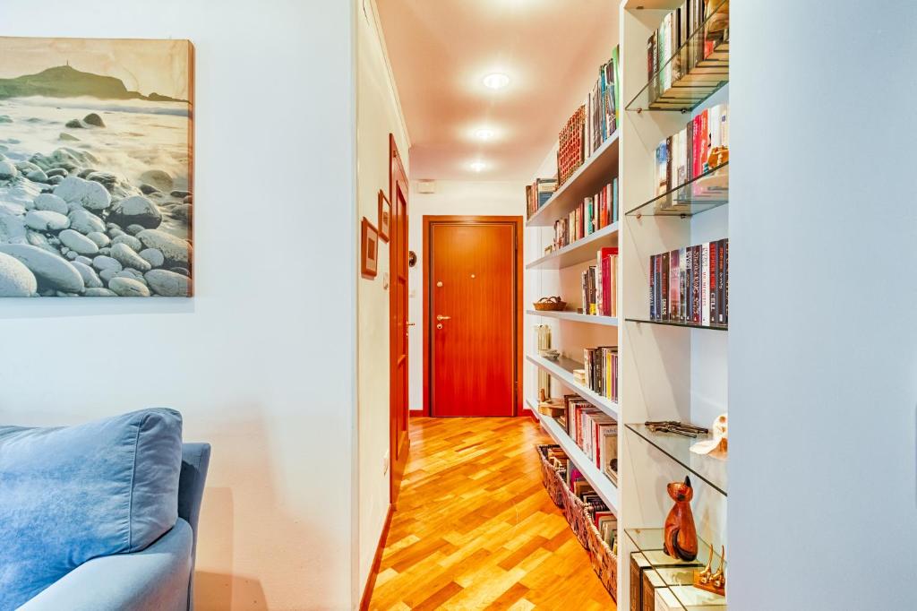 Knižnica v apartmáne