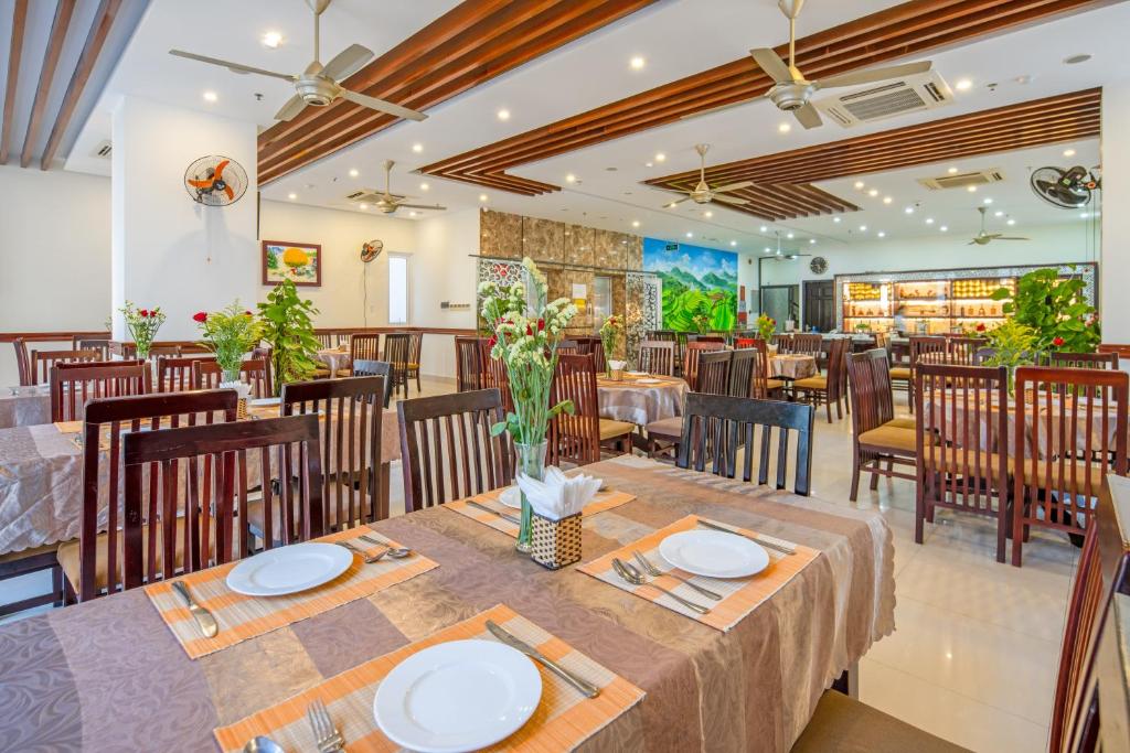 Restaurace v ubytování Tay Bac Hotel Da Nang