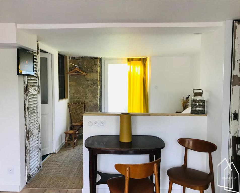 Photo de la galerie de l'établissement STUDIO NEUF 2 km de La Trinité-sur-Mer LE BLANCOSY, à Saint-Philibert