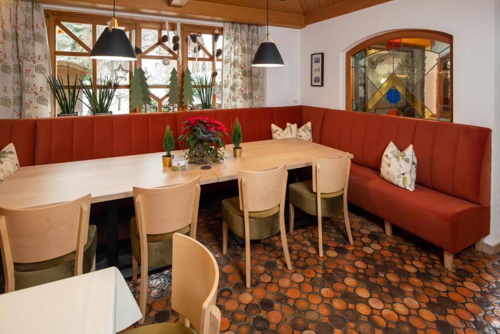 Posezení v ubytování Familiengut Hotel Burgstaller