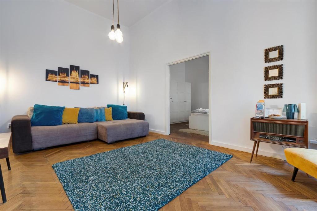 Posedenie v ubytovaní Liberty Square Apartment