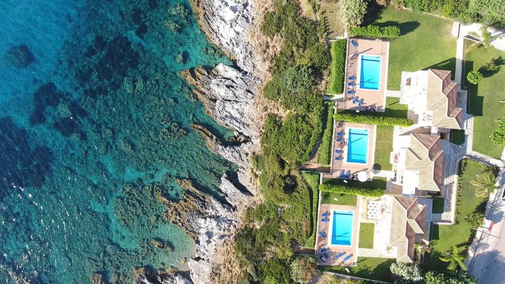 The swimming pool at or close to Villa Seagull