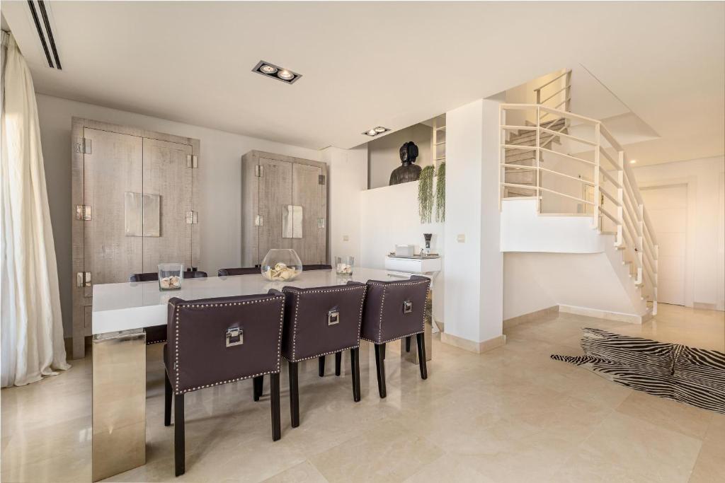 Kuchyň nebo kuchyňský kout v ubytování Penthouse Rental Puerto Banus