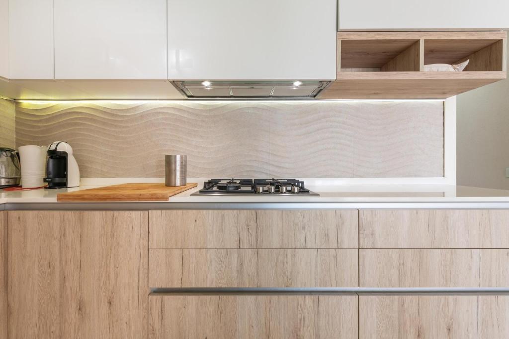 A kitchen or kitchenette at Villa Acquamarina
