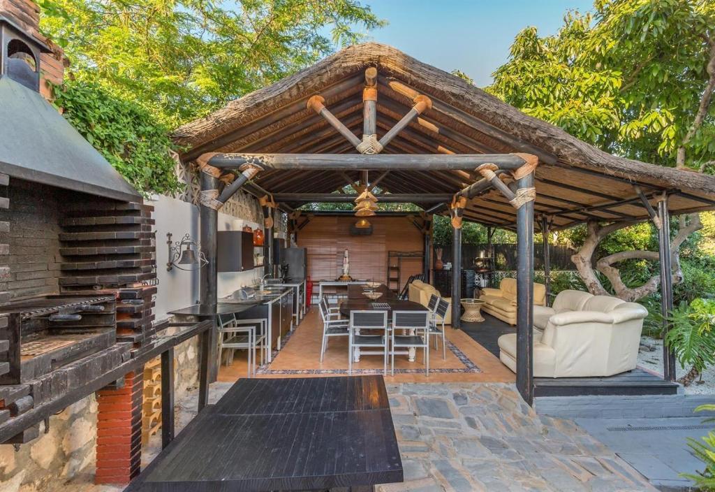 Patio nebo venkovní prostory v ubytování Holiday villa for rent in Marbella
