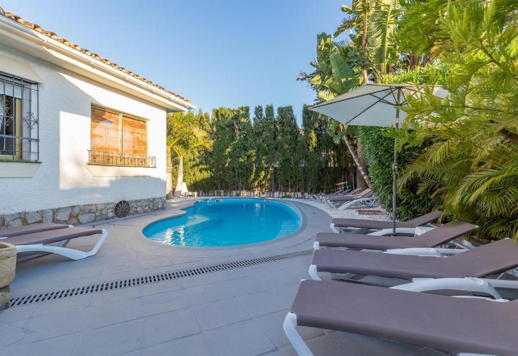 Bazén v ubytování Holiday villa for rent in Marbella nebo v jeho okolí