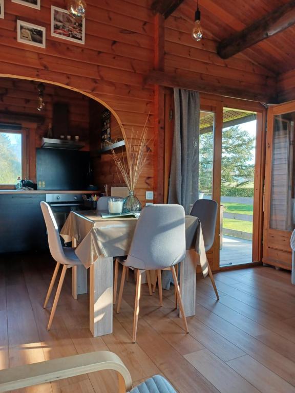 Fotografie z fotogalerie ubytování Le Numéro 12 - Chalet à Francorchamps v destinaci Malmedy