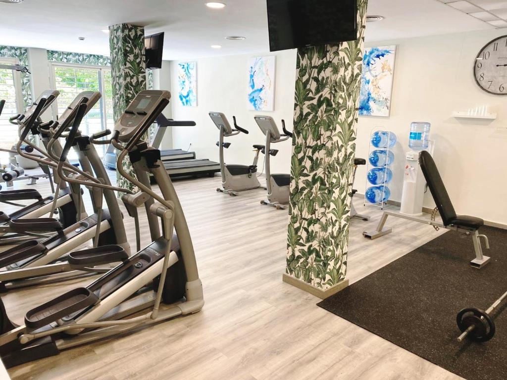 Centrum fitness w obiekcie Hotel Neptuno by ON Hotels Group