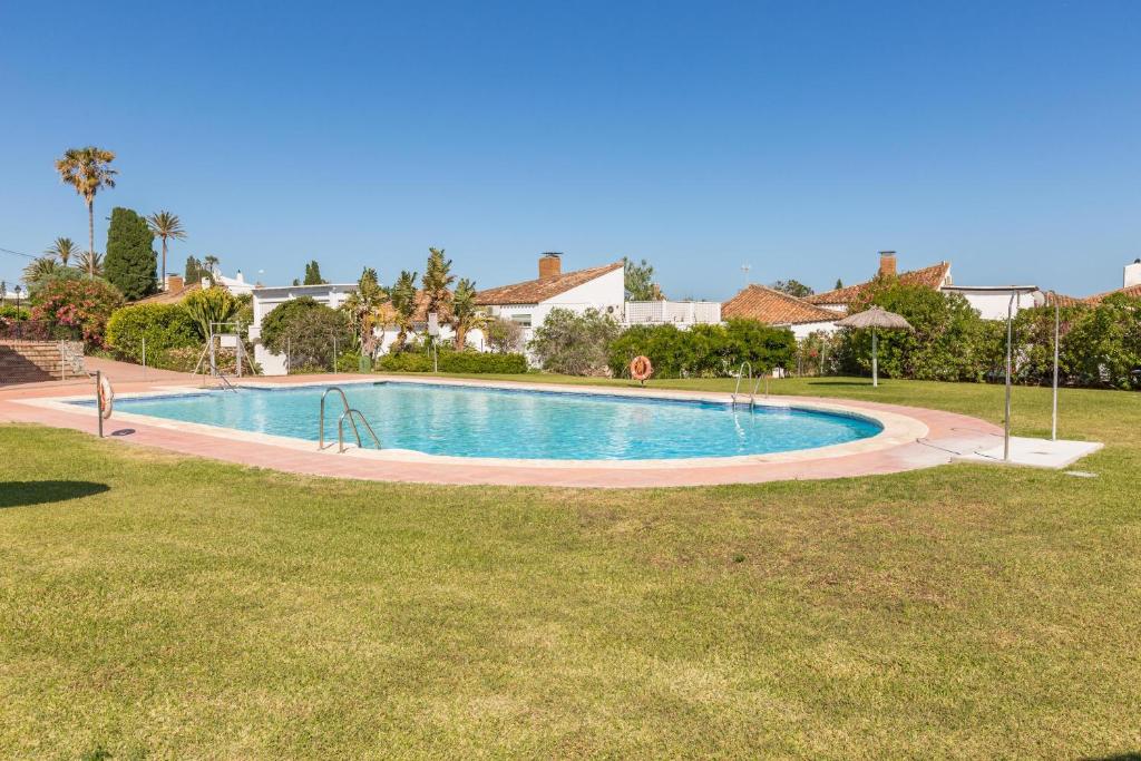 Bazén v ubytovaní Holiday villa for rent in Estepona alebo v jeho blízkosti