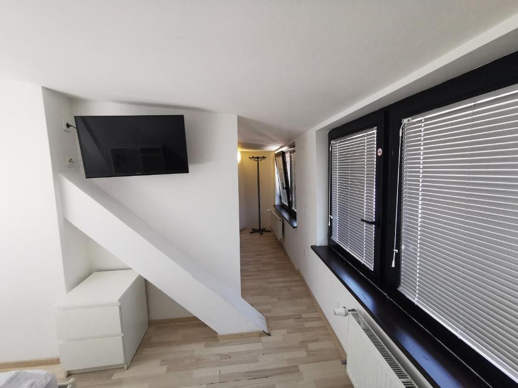 TV a/nebo společenská místnost v ubytování Rooms Ambrožič