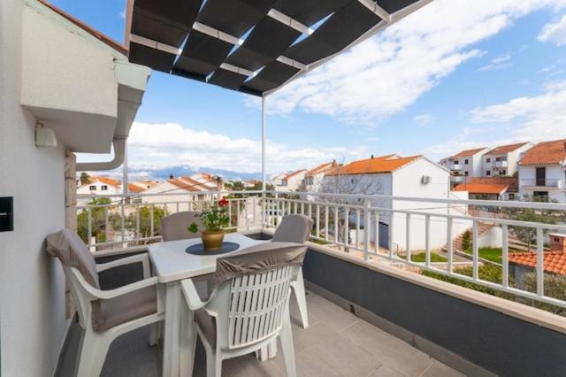 Balkón nebo terasa v ubytování Apartment in Supetar with sea view, balcony, air conditioning, W-LAN 3553-3