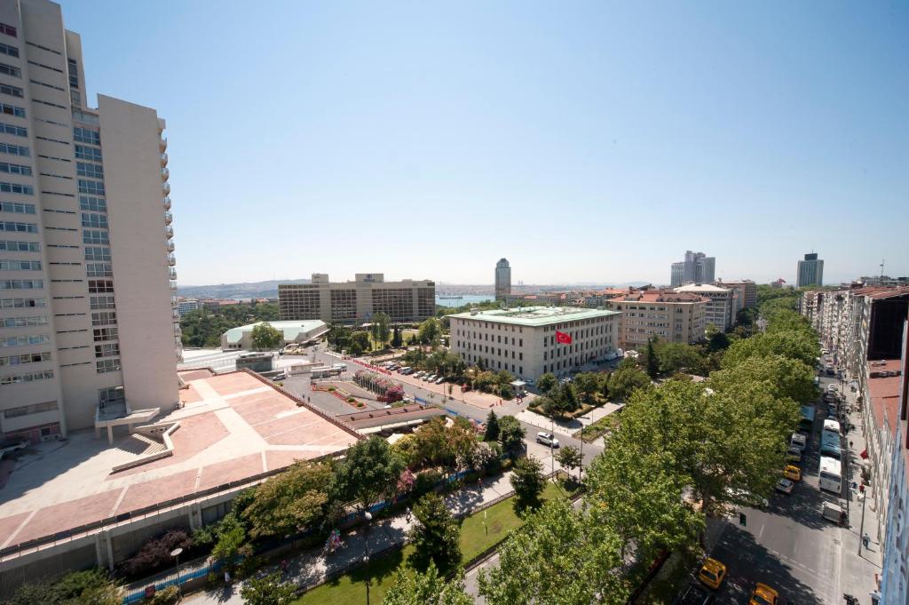 A general view of Isztambul or a view of the city taken from a szállodákat
