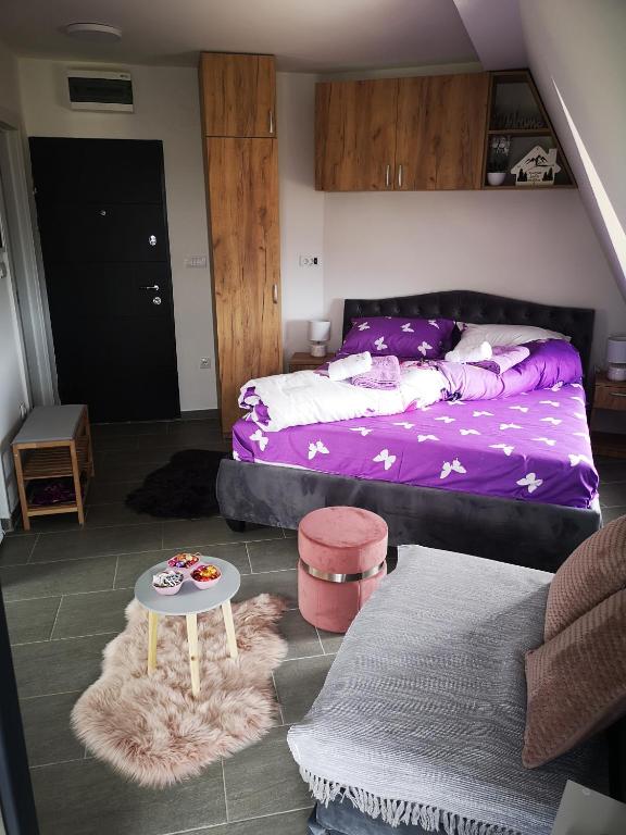 Postel nebo postele na pokoji v ubytování Apartman Sofija Divcibare
