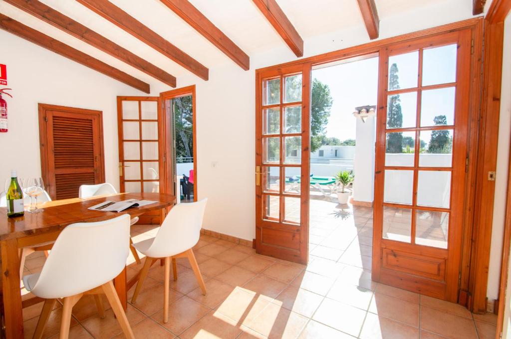 Zdjęcie z galerii obiektu Villa Felita by Sonne Villas w Cala Galdana