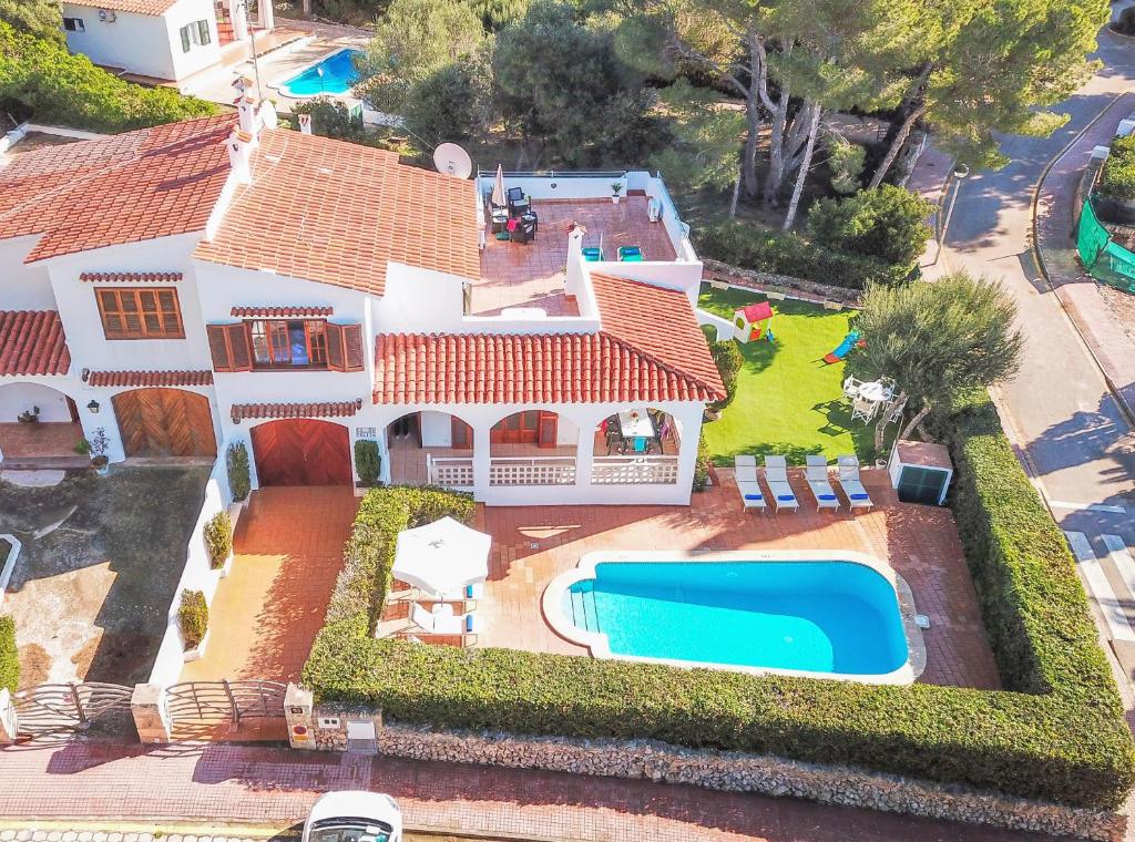 Basen w obiekcie Villa Felita by Sonne Villas lub w pobliżu