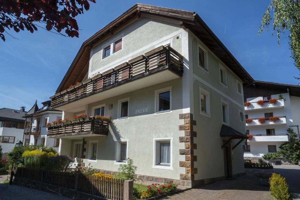 Budova, v ktorej sa apartmán nachádza