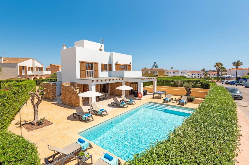 Ibiza 4 bedroom villa, Calan Blanes, Cala en Blanes, Spain ...