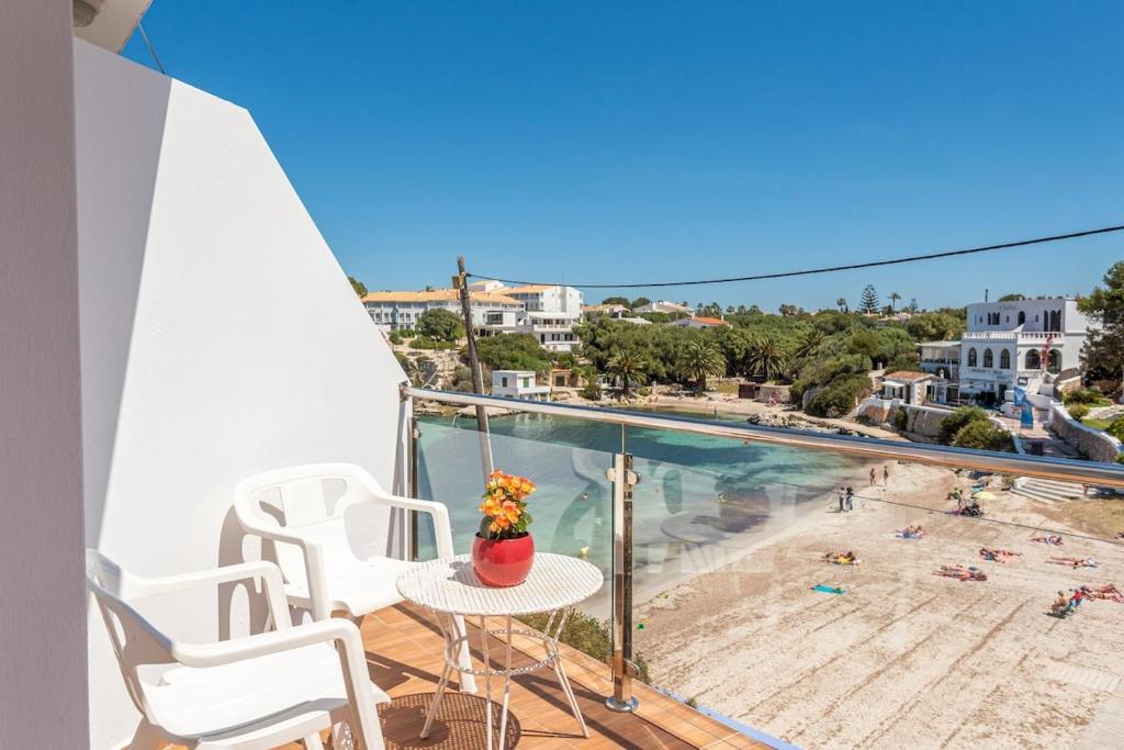 5 soles 3 bedroom apartment, Santandria, Cala Santandria ...