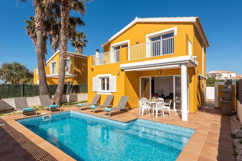 The swimming pool at or close to VILLA CAMPETS