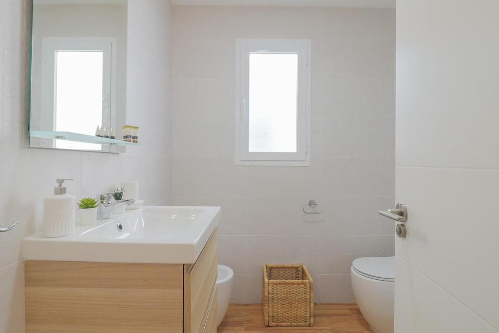 Kúpeľňa v ubytovaní C102 - Huge and Stylish 5 Bedroom by the Center