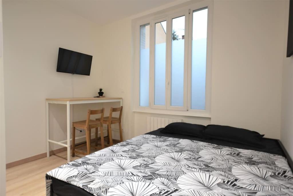 Fotografia z galérie ubytovania Studio en résidence privée à Villeurbanne v destinácii Villeurbanne