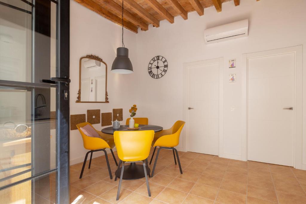 Fotografie z fotogalerie ubytování Precioso apartamento con patio y dos habitaciones en el barrio de Picasso v Malaze