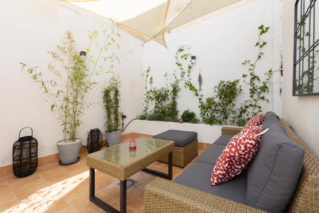 Posezení v ubytování Precioso apartamento con patio y dos habitaciones en el barrio de Picasso