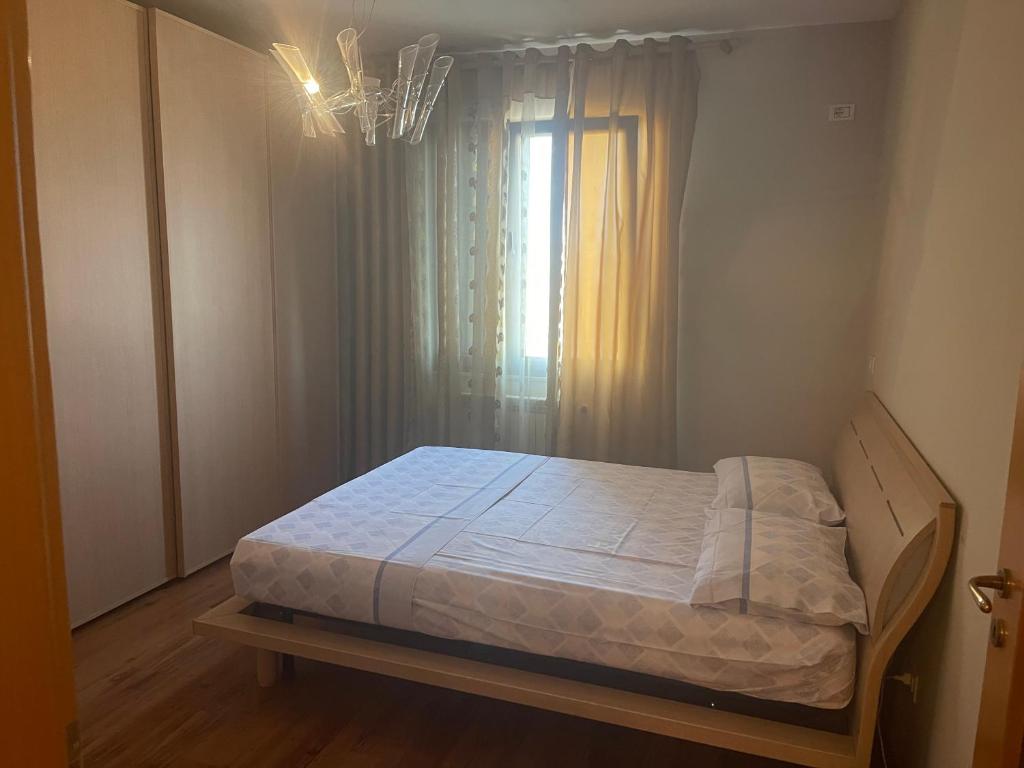 Xheni Apartament - Image 6