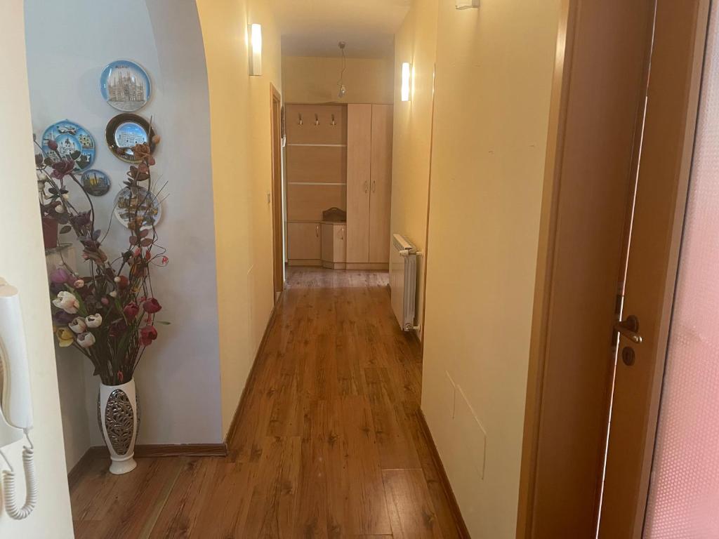 Xheni Apartament - Image 9