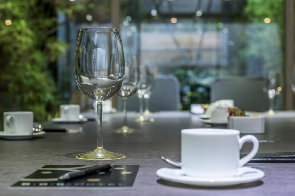 Příslušenství pro přípravu čaje a kávy v ubytování BOG Hotel