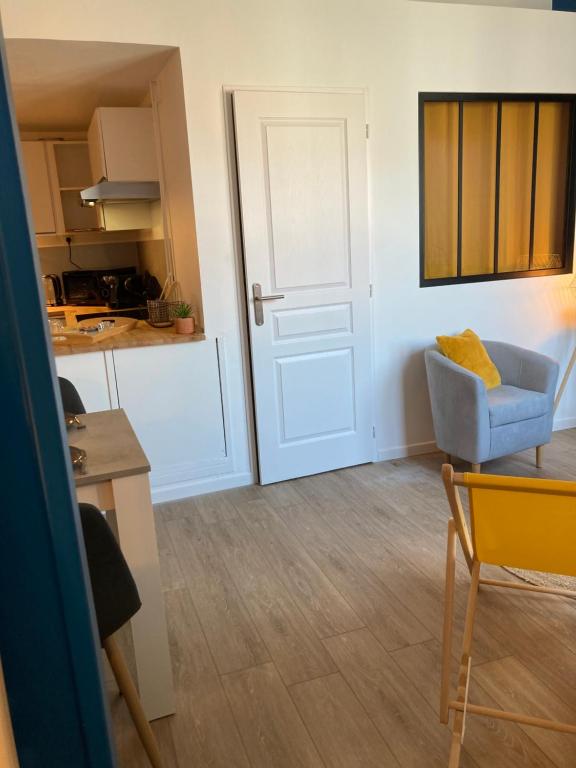 Kuchyňa alebo kuchynka v ubytovaní La Rochelle Gabut Vieux Port superbe emplacement