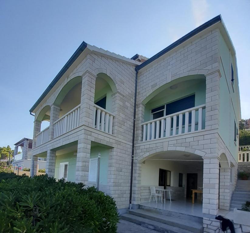 Budova, kde se apartmán nachází