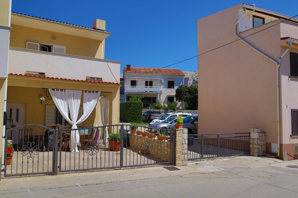 Budynek, w którym mieści się apartament