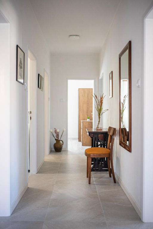Zdjęcie z galerii obiektu Apartmani Nana Mija w mieście Pag