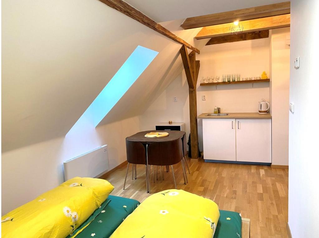 Postel nebo postele na pokoji v ubytování Apartmány na dolním konci Němčičky
