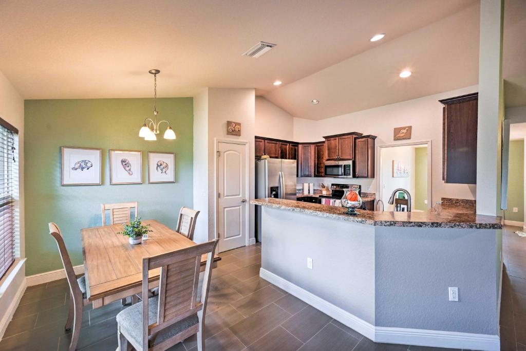 Bright Cape Coral Home Near Golfing and Parks! - Housity