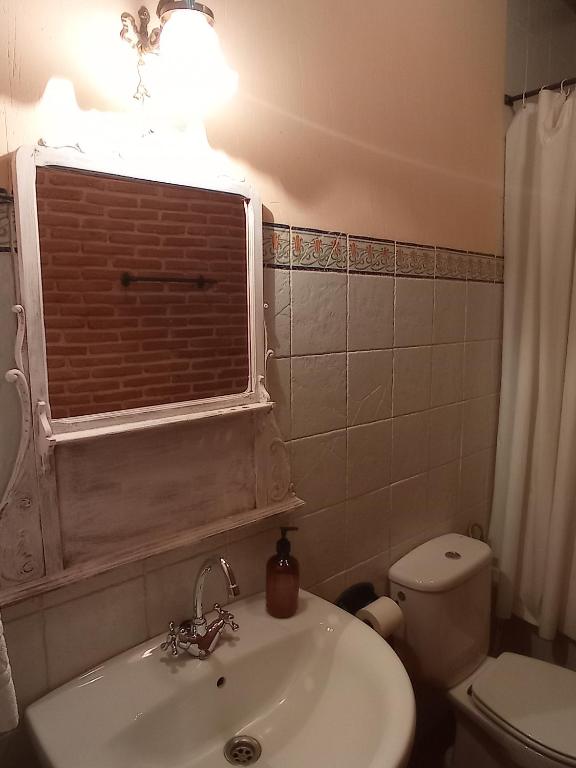 Koupelna v ubytování Casa rural Adelaida