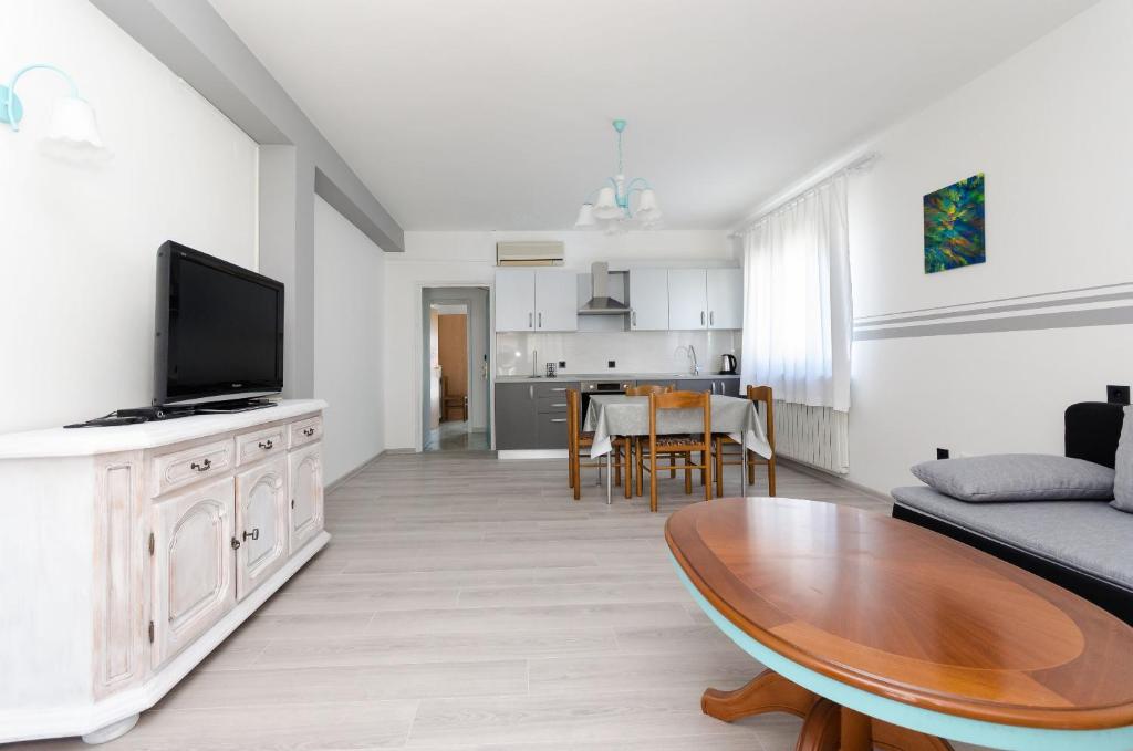 Kuchyňa alebo kuchynka v ubytovaní Apartments Slavica R