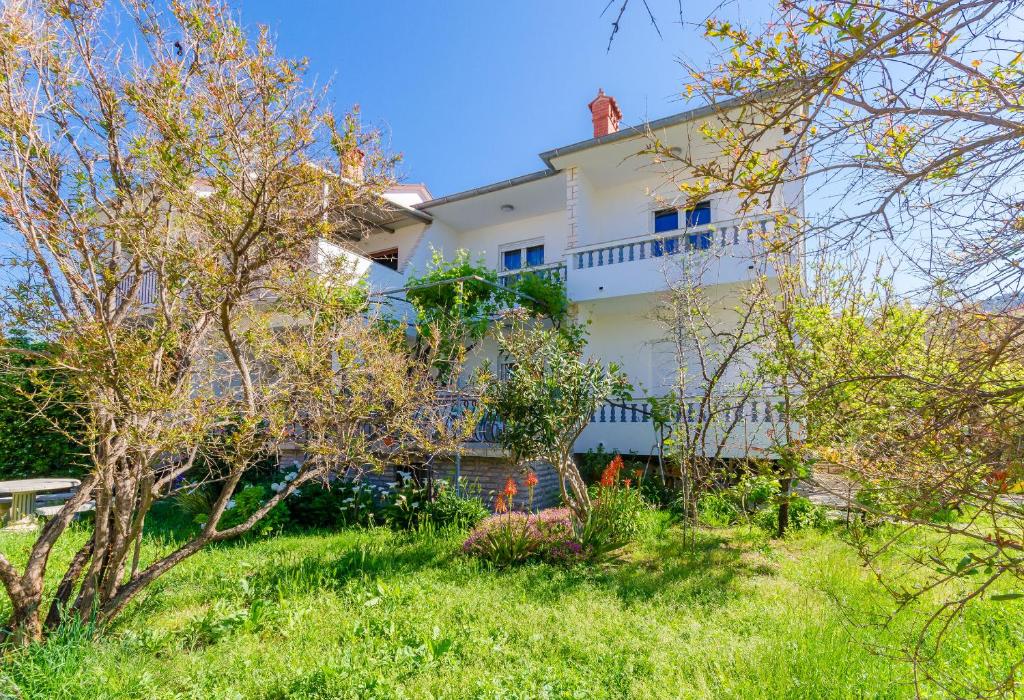 Vonkajšia záhrada v ubytovaní Apartments Slavica R