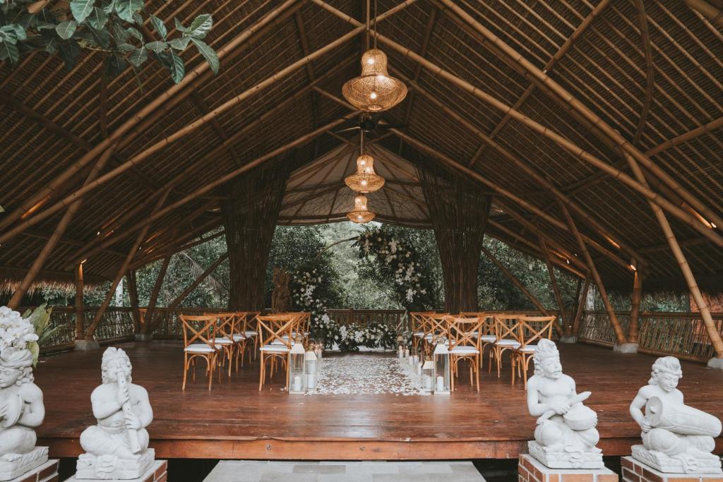 Restaurace v ubytování Kusfarm Bali by AHM