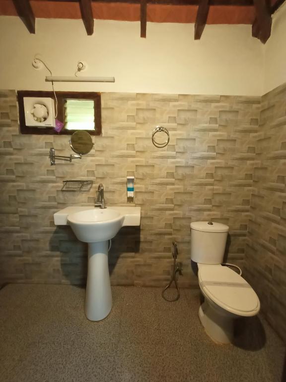 Koupelna v ubytování OmBodhi Retreat