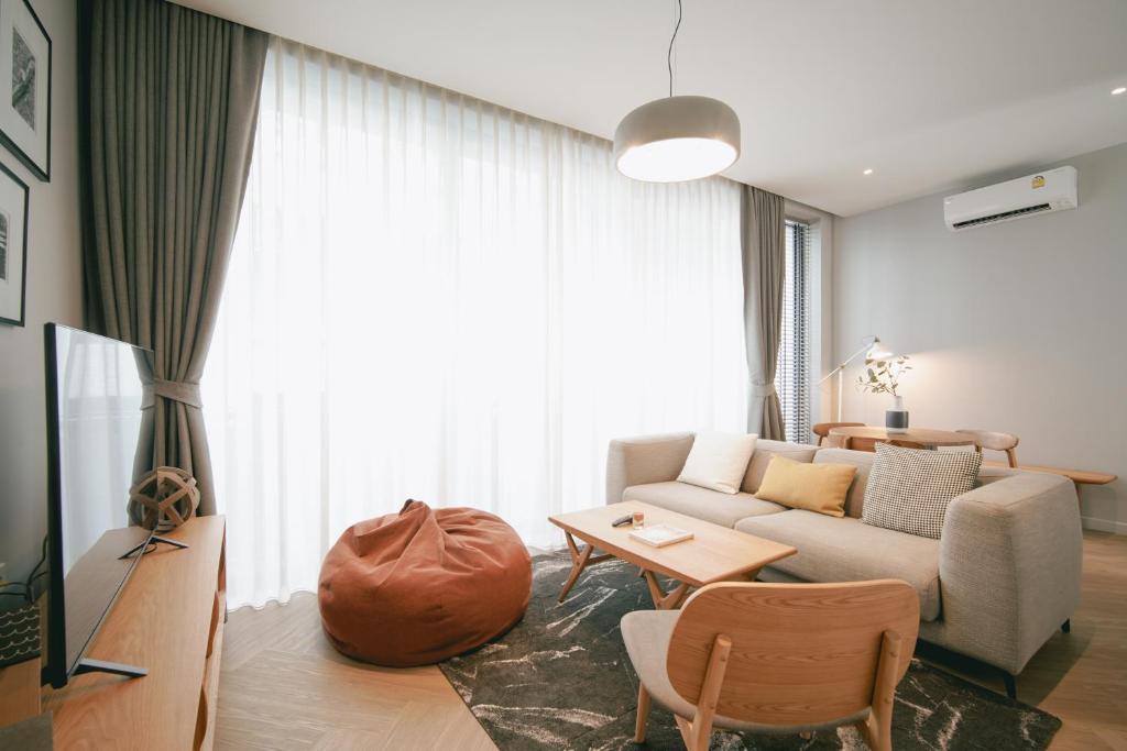 TV a/nebo společenská místnost v ubytování humble abode Bangkok Vacation Home