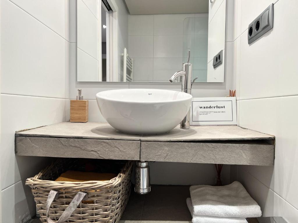 A bathroom at Betato ✪ Terraza, WiFi & trastero · Pirineos360