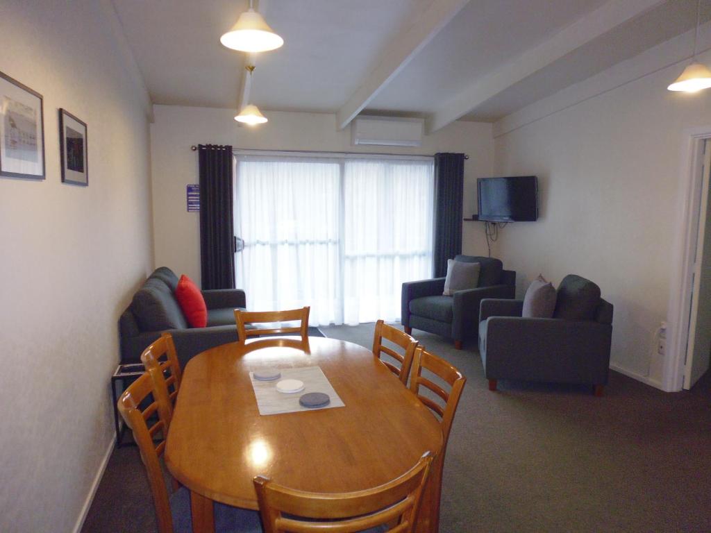 TV a/nebo společenská místnost v ubytování Spa Lodge Motel